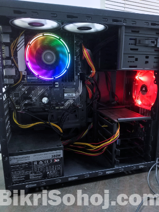 Intel Core i5 – 10th Gen, 256GB SSD, 4 GB Graohs full PC..